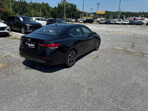 Used 2024 Nissan Sentra SV FWD image 4