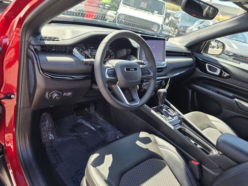 New 2025 Jeep Compass Latitude w/ Altitude Special Edition image 10