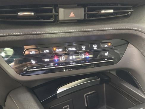 Used 2021 Buick Envision Essence w/ Sport Touring Package FWD image 14