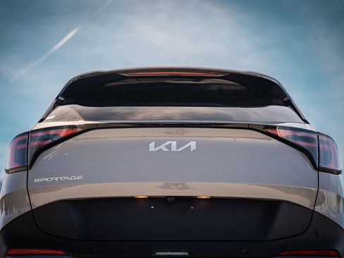 New 2026 Kia Sportage EX FWD image 6