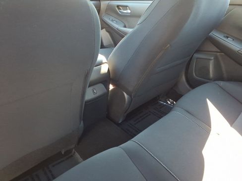 Used 2025 Nissan Sentra SV FWD image 6