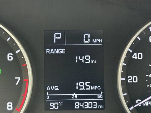 Used 2018 Hyundai Elantra SE w/ Cargo Package FWD image 14