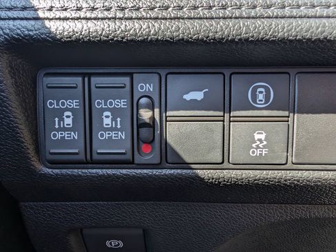 Used 2023 Honda Odyssey EX-L image 25