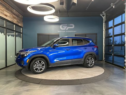 Used 2023 Kia Seltos S w/ Navigation Package AWD/4WD image 7