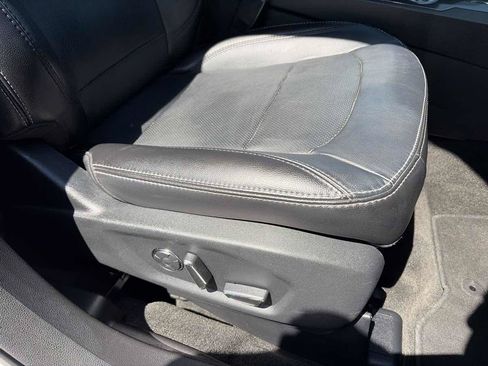 Used 2017 Ford Explorer Limited w/ Equipment Group 301A FWD image 33