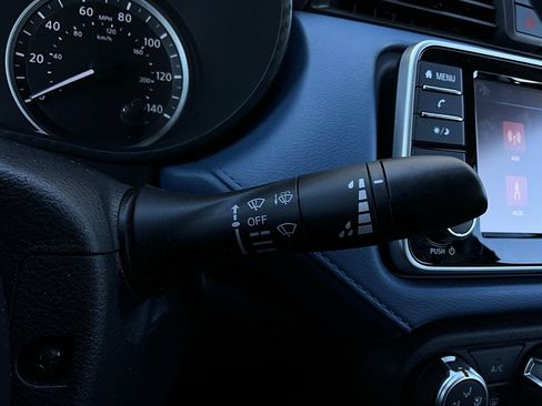 Used 2025 Nissan Versa SV image 29