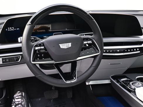 New 2025 Cadillac Lyriq Luxury AWD/4WD image 12