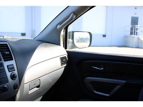 Used 2015 Nissan Armada SV image 32