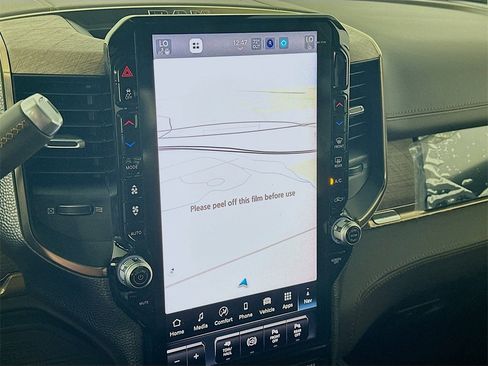 New 2026 RAM 2500 Limited w/ Towing Technology Group image 15