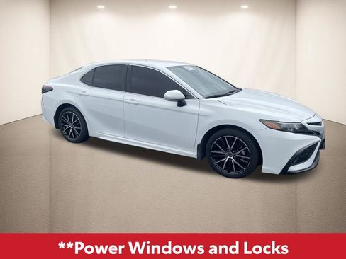Used 2024 Toyota Camry SE FWD image 13