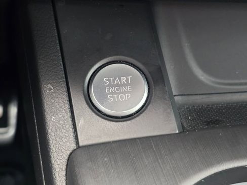 Used 2017 Audi A4 2.0T Premium Plus w/ Premium Plus Package image 31