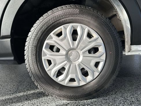 Used 2024 Ford Transit 250 Low Roof w/ Exterior Upgrade Package image 27