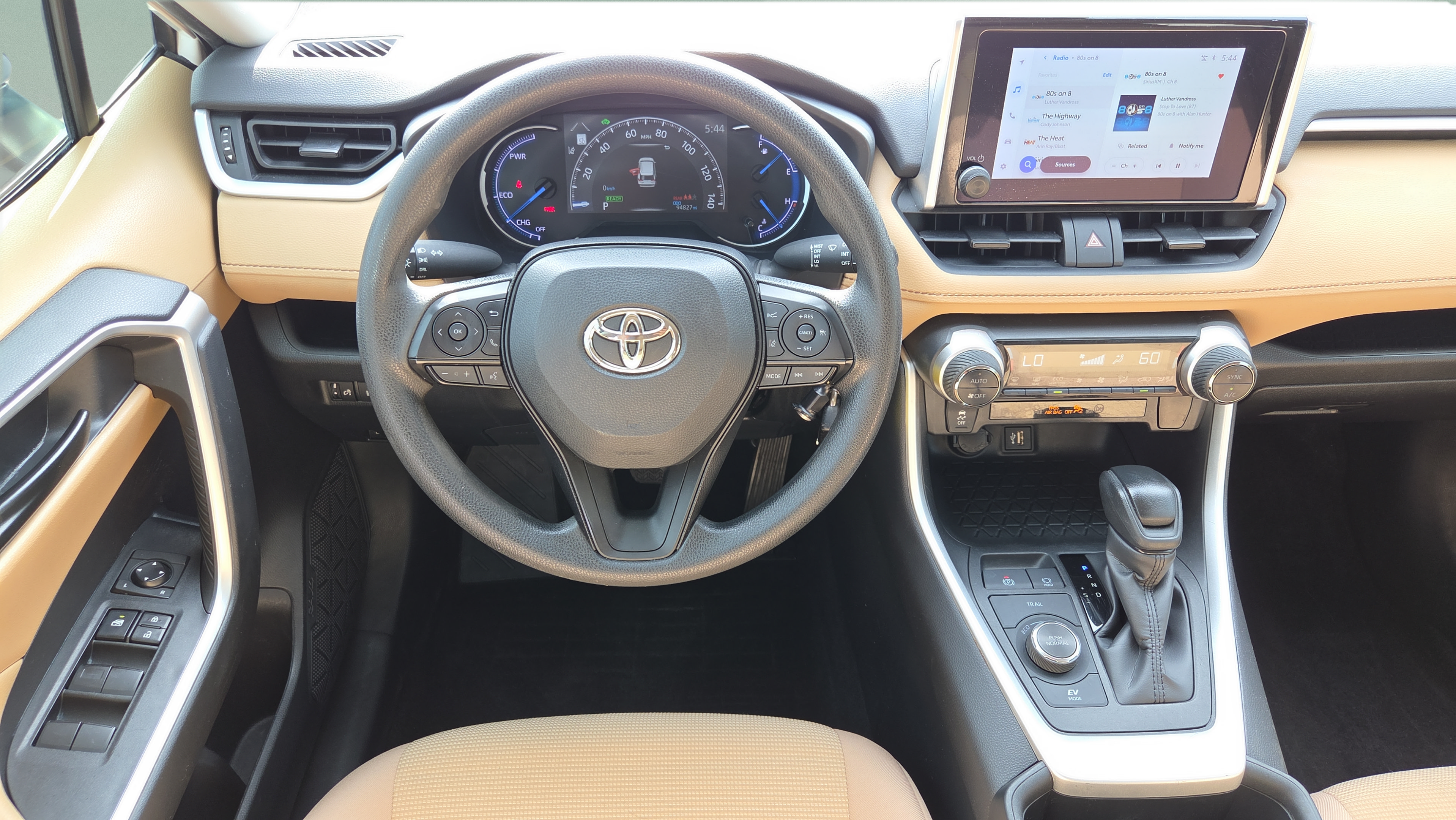 Used 2024 Toyota RAV4 LE AWD/4WD image 12