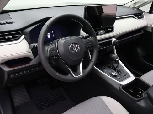 Used 2025 Toyota RAV4 Limited image 15