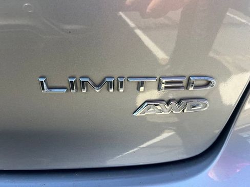 Used 2021 Chrysler Pacifica Limited w/ Premium & Safety Sphere Group AWD/4WD image 7