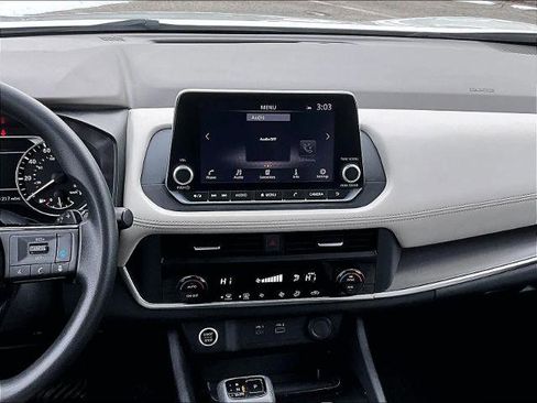 Certified 2023 Nissan Rogue SV image 18