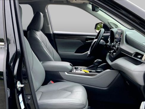 Used 2020 Toyota Highlander Limited AWD/4WD image 9