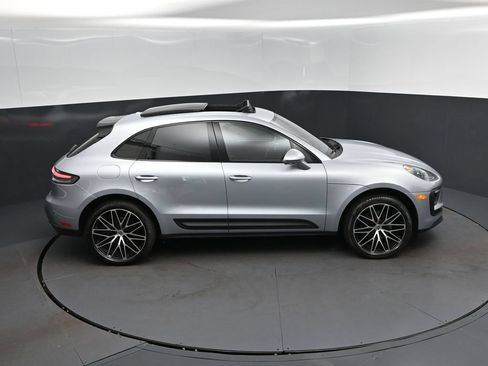 Used 2023 Porsche Macan AWD/4WD image 35