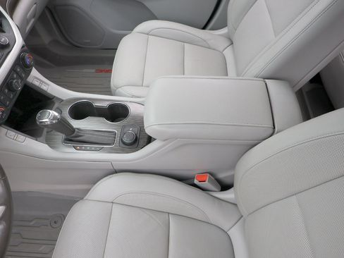 Used 2019 GMC Acadia SLT image 37