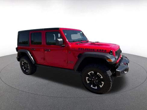 Used 2025 Jeep Wrangler Unlimited Rubicon AWD/4WD image 2