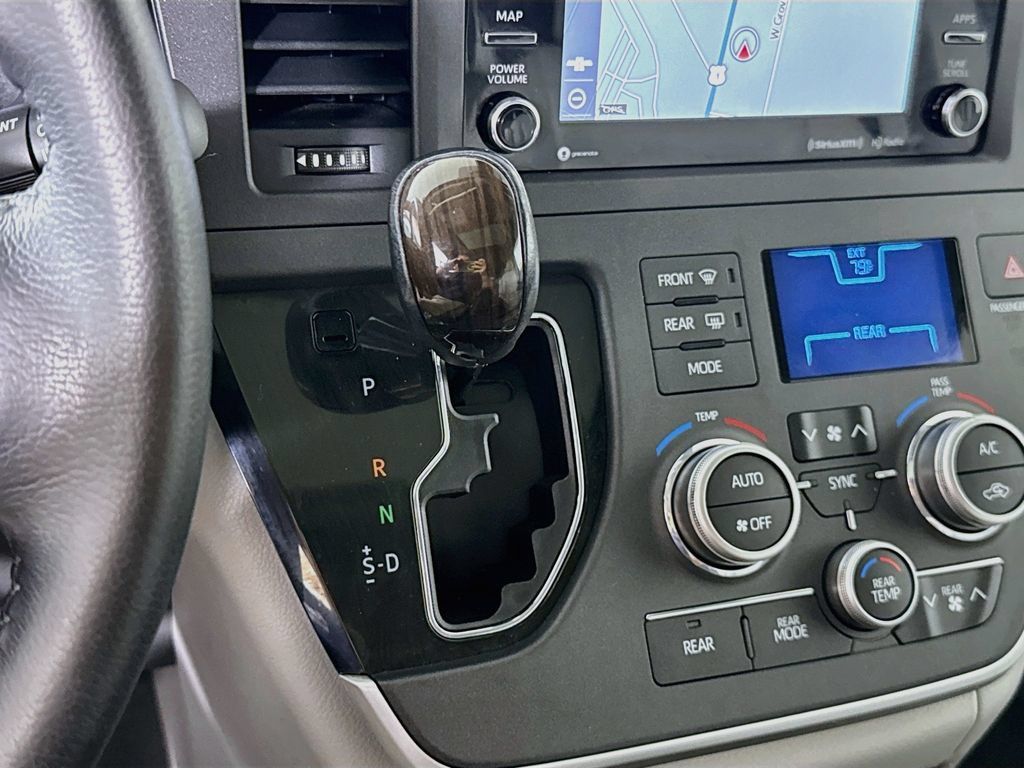 Certified 2020 Toyota Sienna XLE w/ XLE Navigation Package FWD image 11