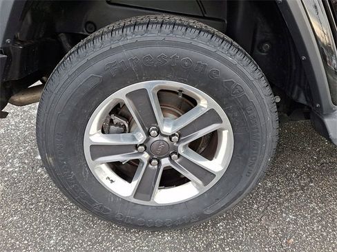 Used 2018 Jeep Wrangler Unlimited Sahara w/ Cold Weather Group image 8