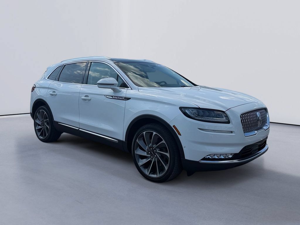 Used 2022 Lincoln Nautilus Reserve w/ Equipment Group 202A AWD/4WD image 1