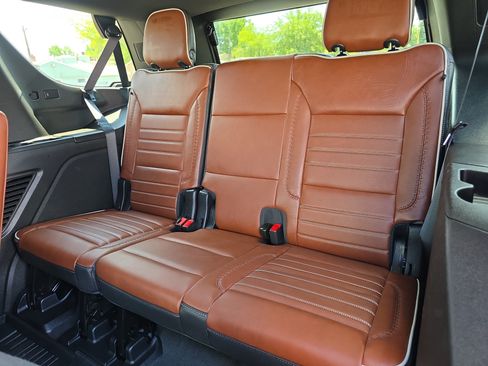 Used 2024 GMC Yukon Denali Ultimate AWD/4WD image 12