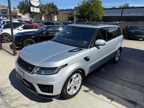 Used 2018 Land Rover Range Rover Sport HSE image 14