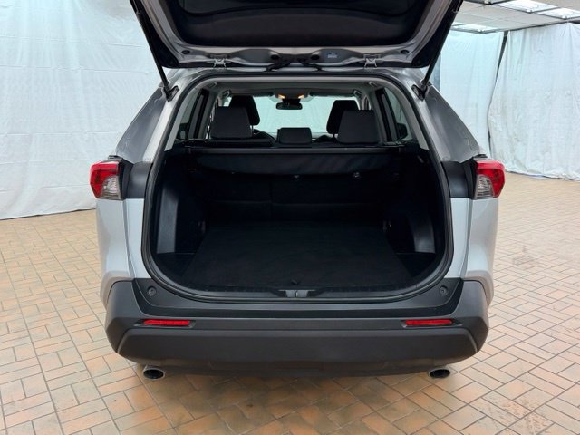 Used 2019 Toyota RAV4 XLE FWD image 7