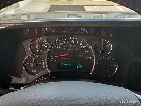 Used 2023 Chevrolet Express 2500 RWD image 45