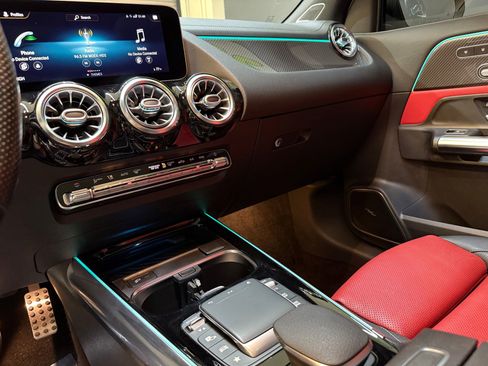 Used 2021 Mercedes-Benz GLA 45 AMG 4MATIC image 35