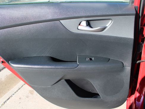 Used 2021 Kia Forte LXS image 9