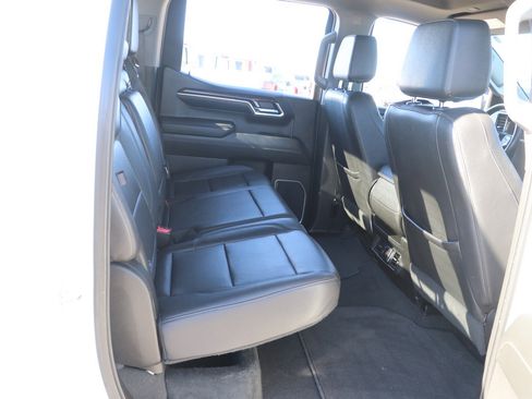 Used 2024 GMC Sierra 1500 SLT image 31