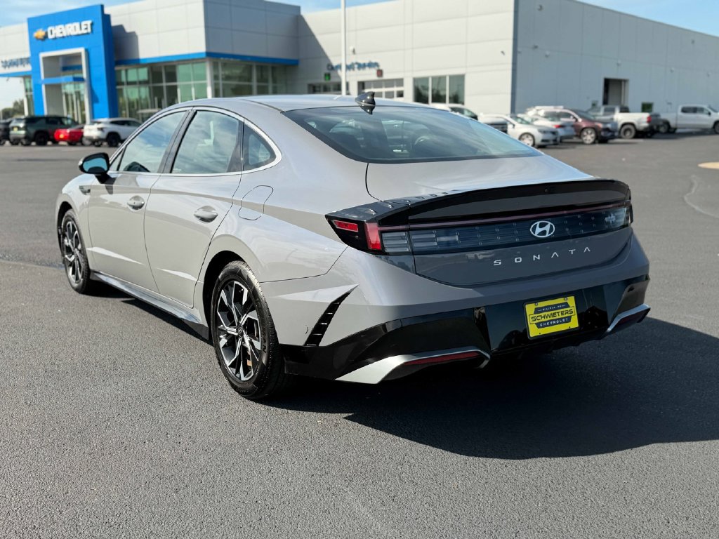 Used 2025 Hyundai Sonata SEL FWD image 9