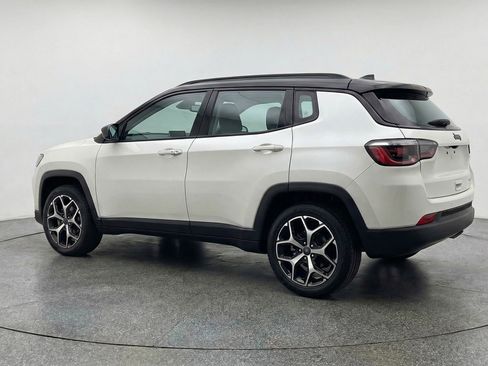 Used 2025 Jeep Compass Limited image 6