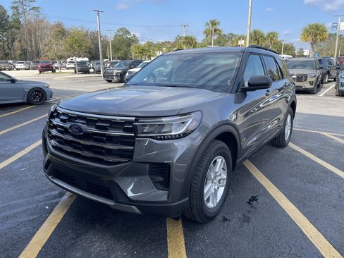 New 2026 Ford Explorer Active image 4