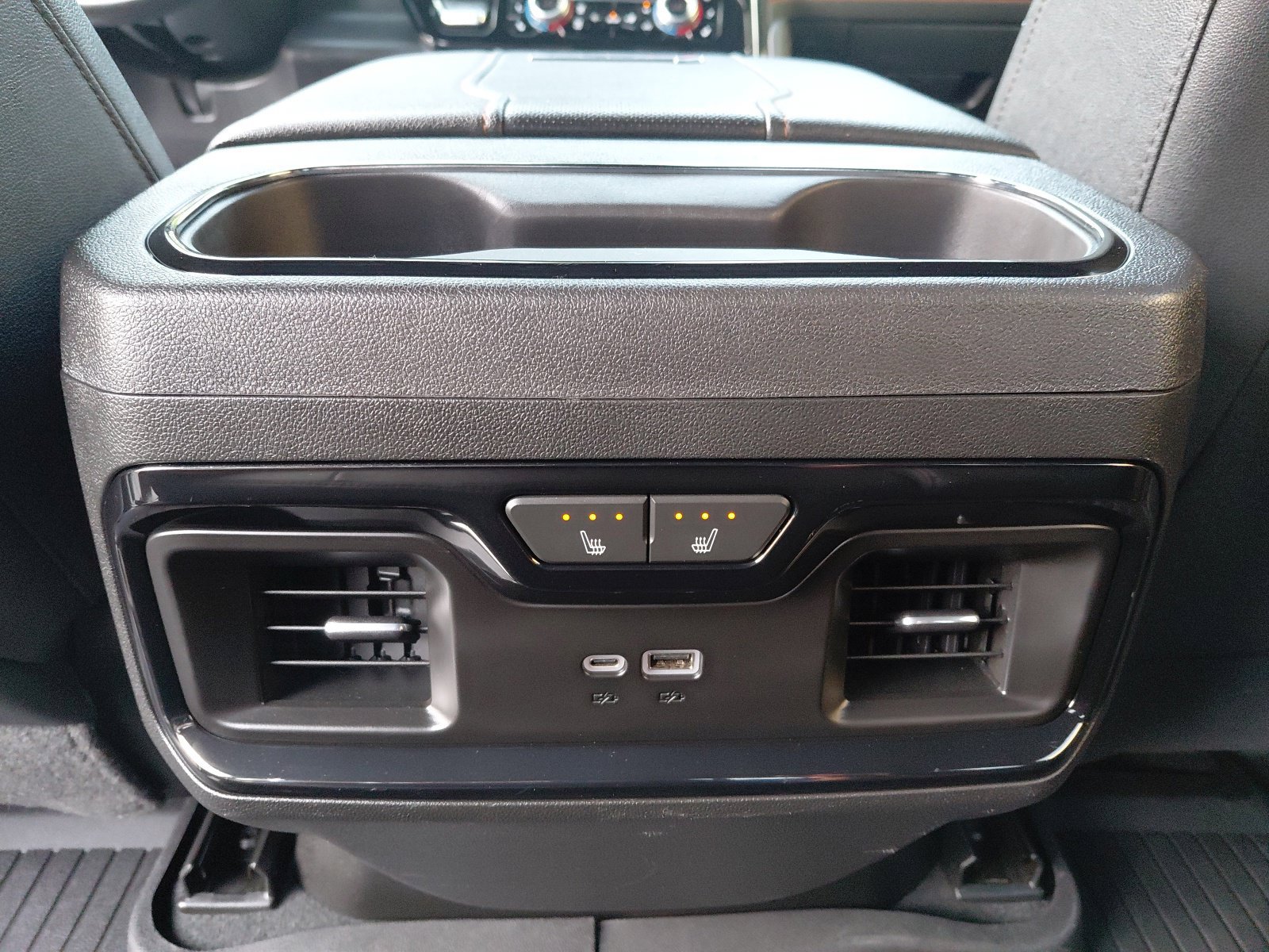 Used 2024 GMC Sierra 3500 AT4 w/ AT4 Preferred Package AWD/4WD image 18