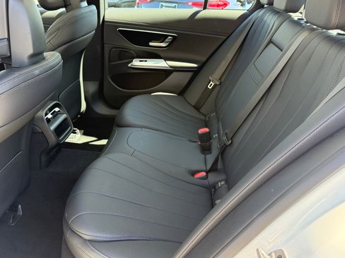 Used 2025 Mercedes-Benz E 350 4MATIC Sedan image 43
