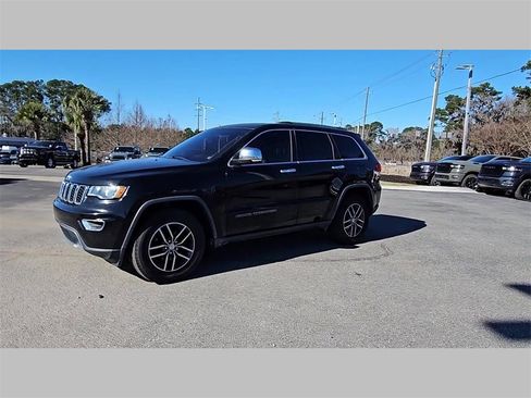 Used 2018 Jeep Grand Cherokee Limited image 40
