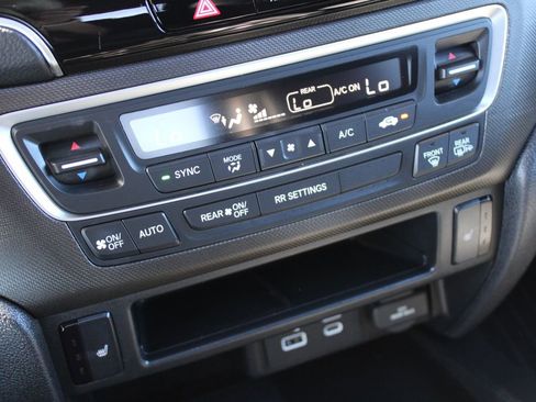 Used 2025 Honda Passport TrailSport image 22