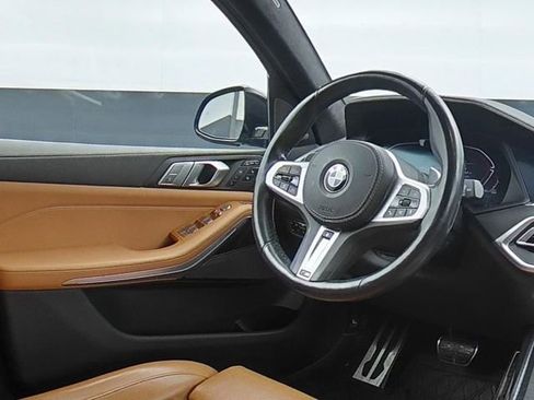 Used 2021 BMW X7 xDrive40i w/ M Sport Package AWD/4WD image 17