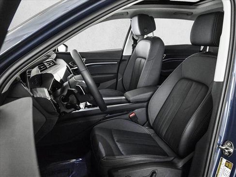 Certified 2024 Audi Q8 e-tron Premium Plus w/ Premium Plus Package image 17