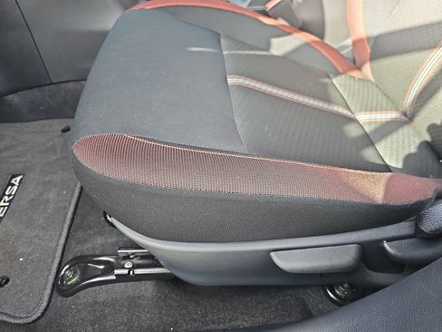 Used 2025 Nissan Versa SR w/ Trunk Package image 27