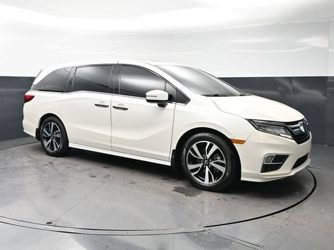 Used 2019 Honda Odyssey Elite image 3