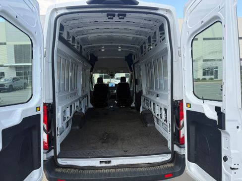Used 2022 Ford E-Transit 148 High Roof Extended image 12