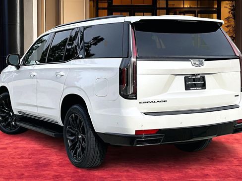Used 2023 Cadillac Escalade Sport w/ LPO, ONYX Package image 9