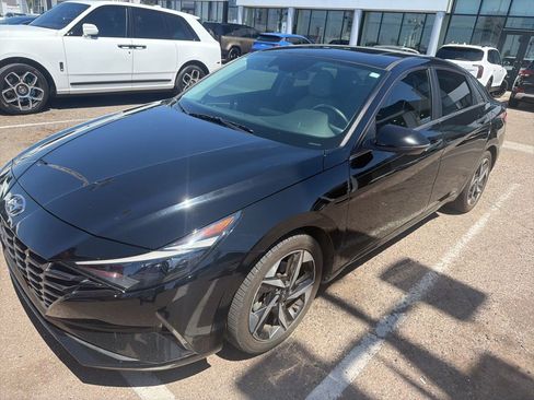 Used 2021 Hyundai Elantra Limited FWD image 6