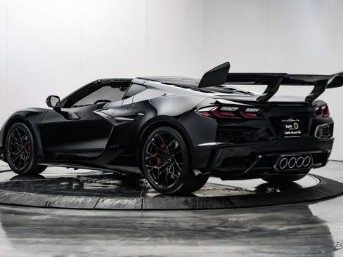 Used 2026 Chevrolet Corvette ZR1 w/ ZR1 Carbon Fiber Aero Package RWD image 13