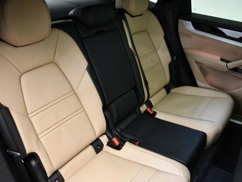 Used 2025 Porsche Cayenne S image 53